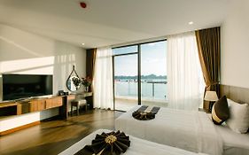 Sun Bay Tuan Chau Hotel